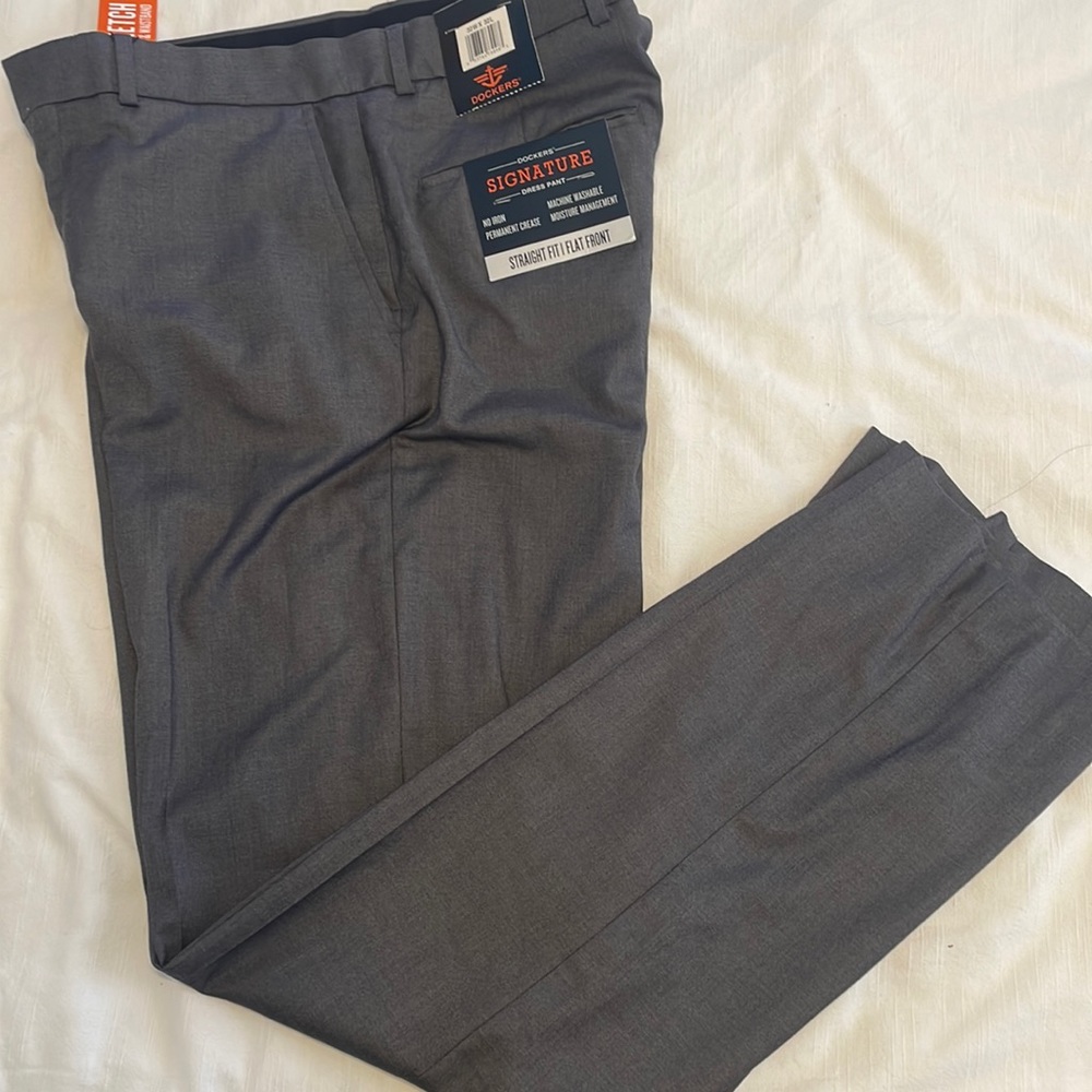 NWT Docker’s Performance Stretch Signature Straight Fit Dress Pant, 32x32